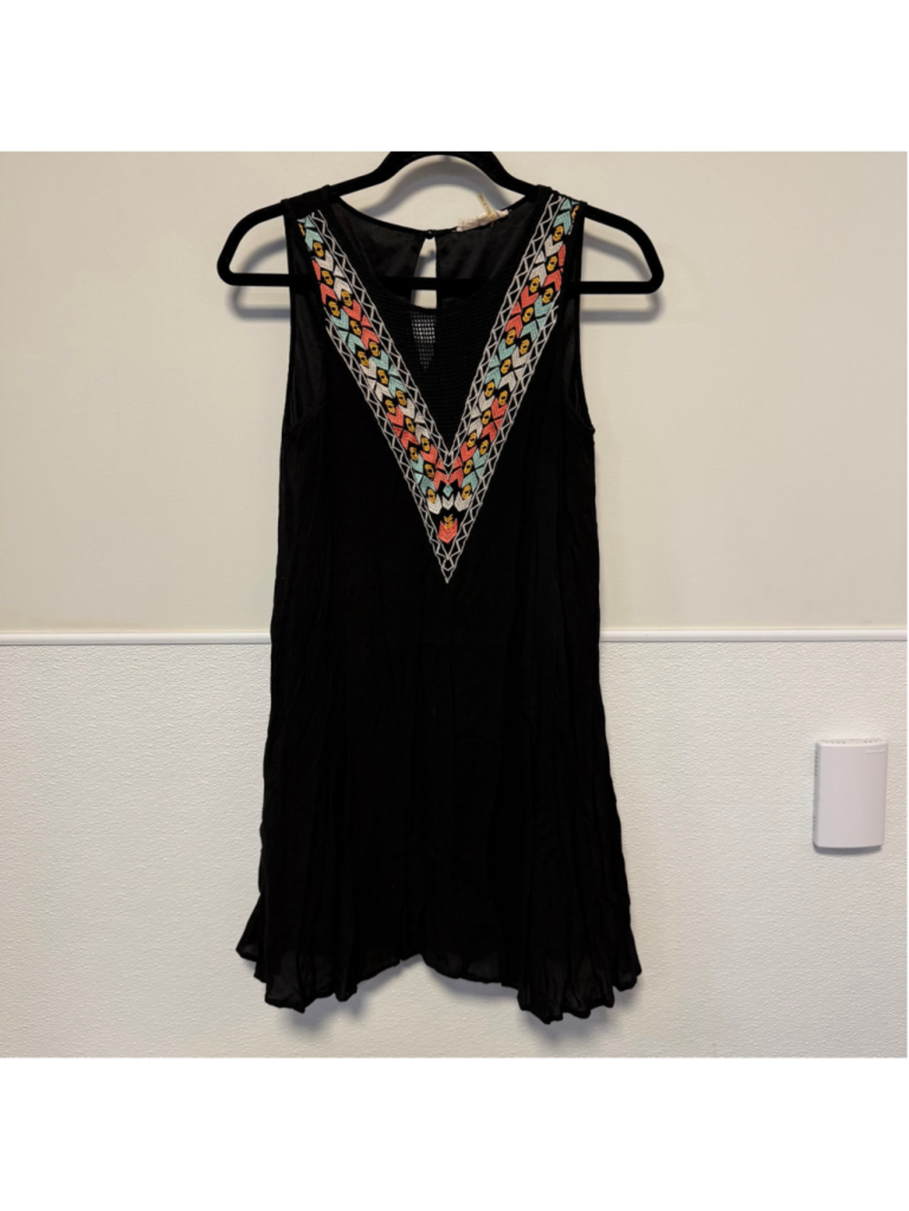 Women's Entro Mini Dress Size S Black Multi-color Embroidered V-Neck